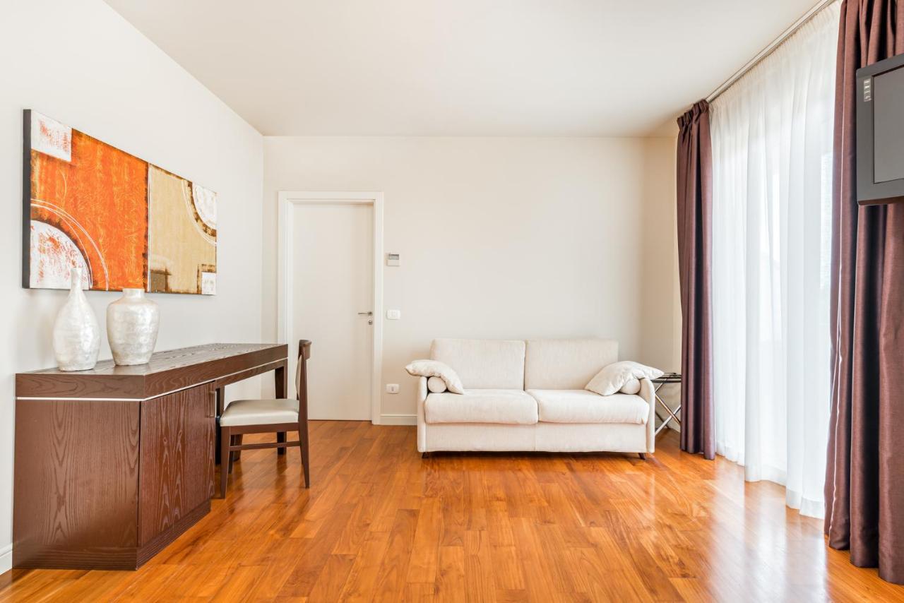 Hotel & Residence Exclusive مارينا دي كارّارا المظهر الخارجي الصورة