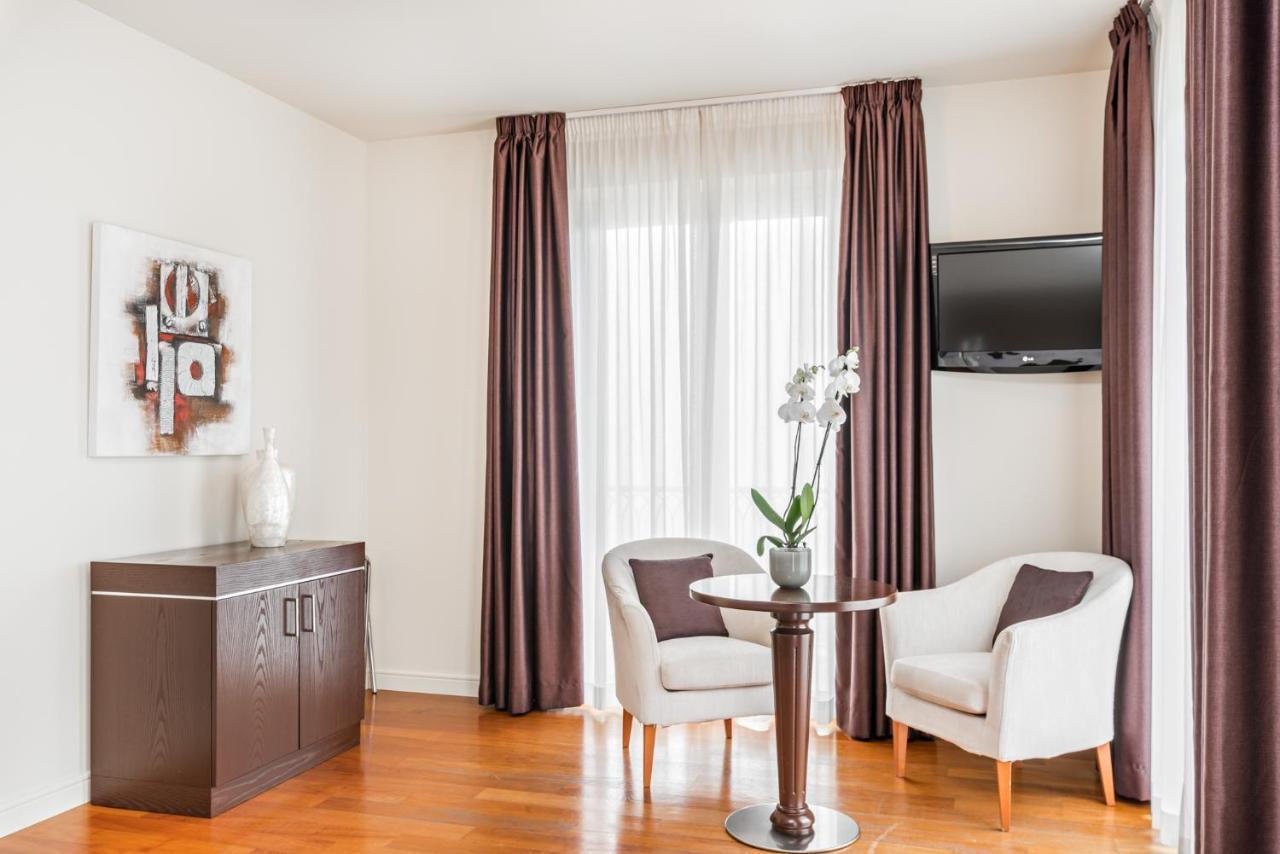 Hotel & Residence Exclusive مارينا دي كارّارا المظهر الخارجي الصورة