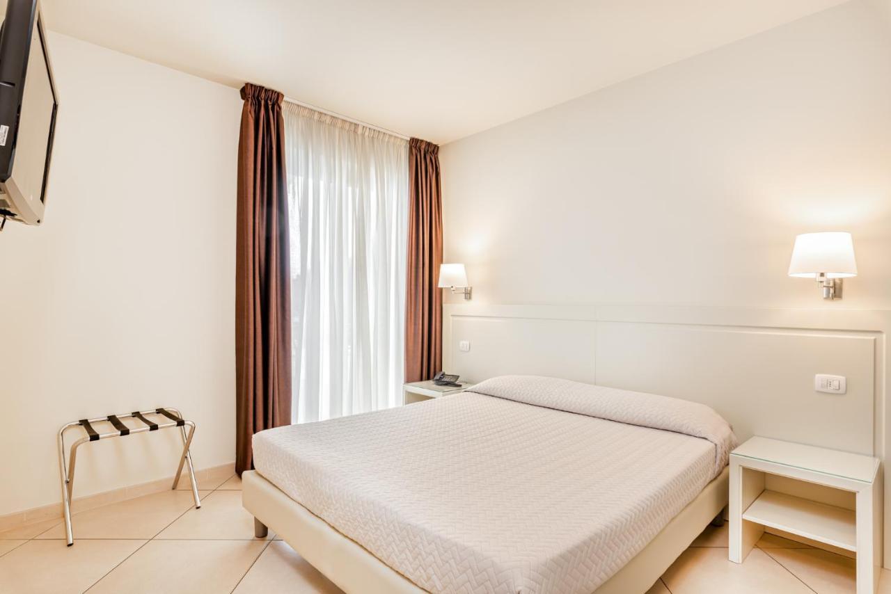 Hotel & Residence Exclusive مارينا دي كارّارا المظهر الخارجي الصورة