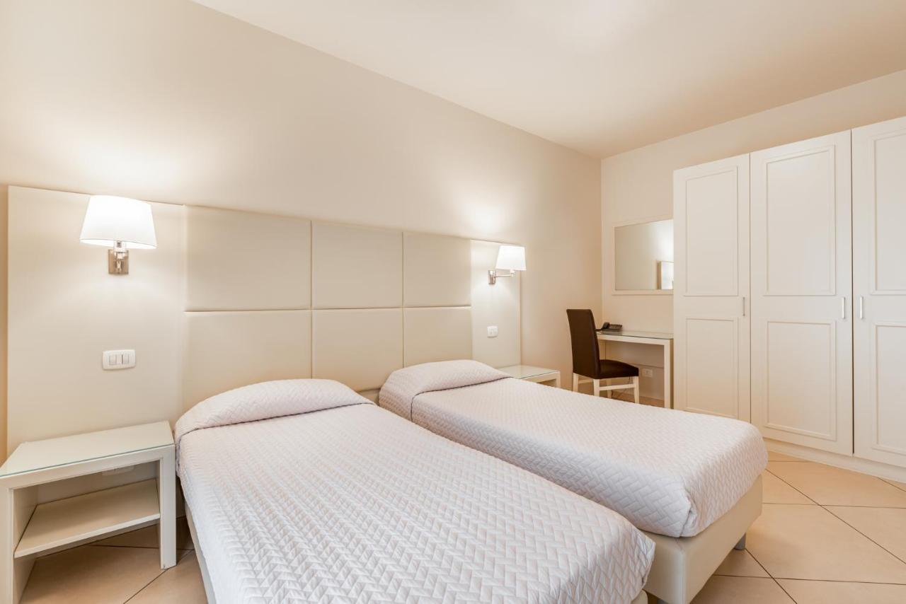 Hotel & Residence Exclusive مارينا دي كارّارا المظهر الخارجي الصورة
