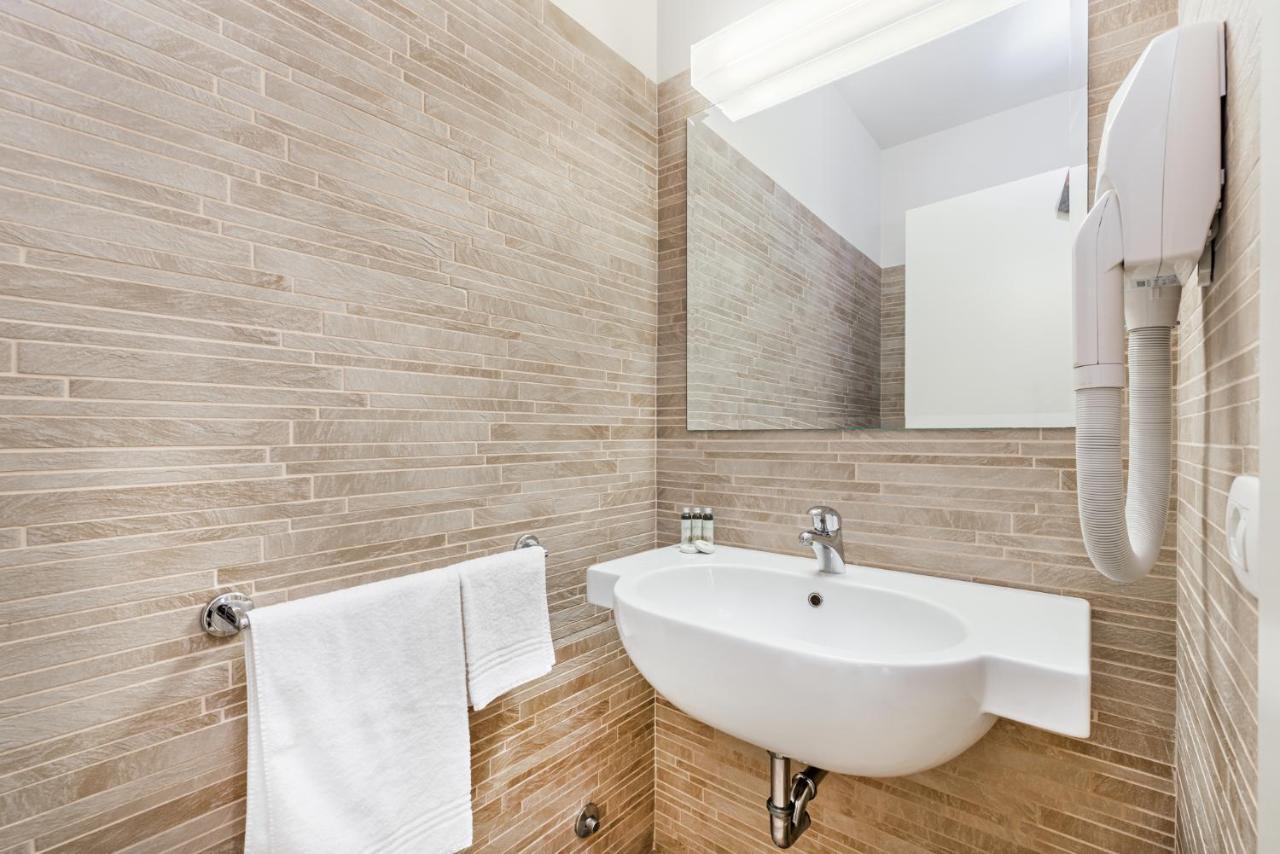 Hotel & Residence Exclusive مارينا دي كارّارا المظهر الخارجي الصورة