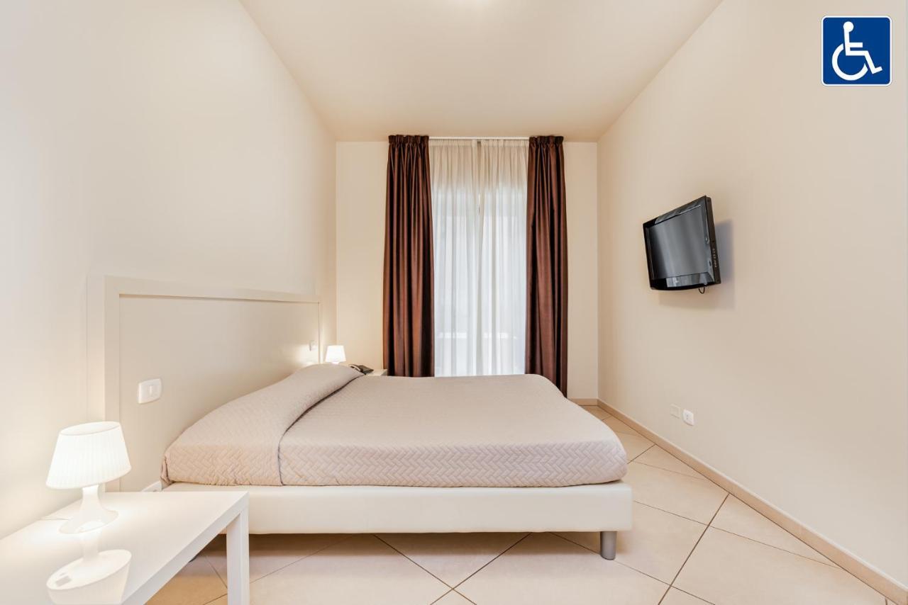 Hotel & Residence Exclusive مارينا دي كارّارا المظهر الخارجي الصورة
